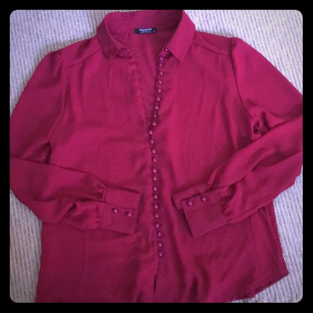 Beautiful, light material, button up blouse